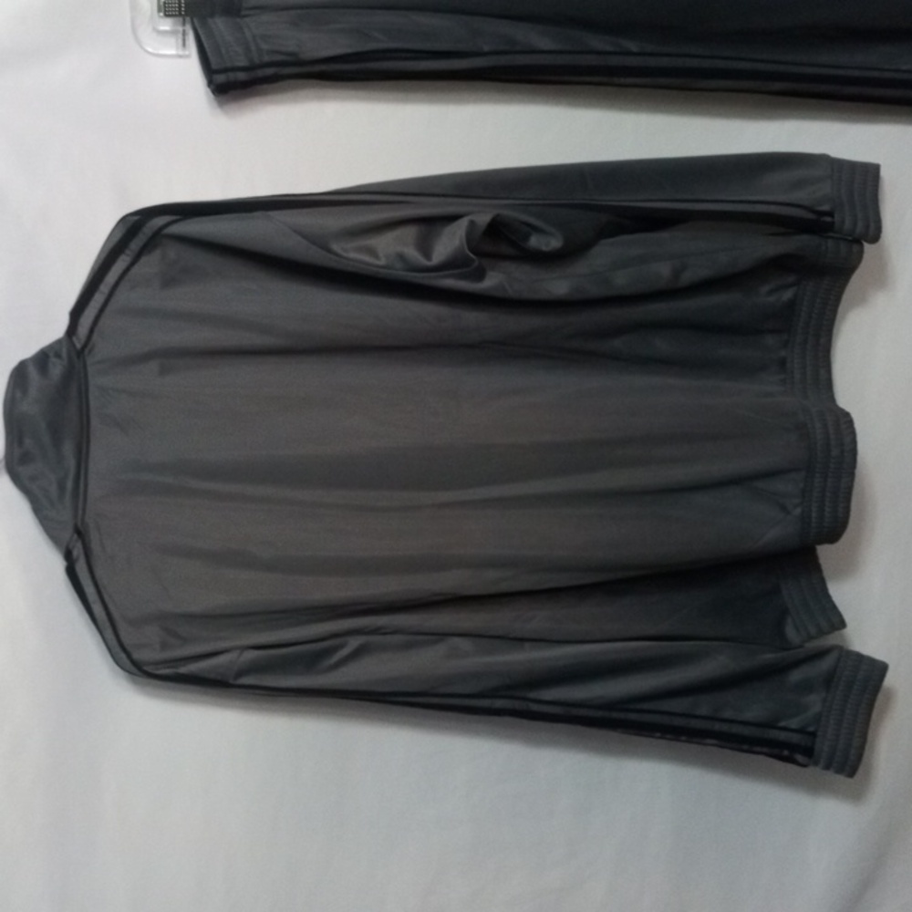 Victory Outfitters Men's Athletic Tricot Track Jacket and Matching Pants Set - Picture 10 of 10